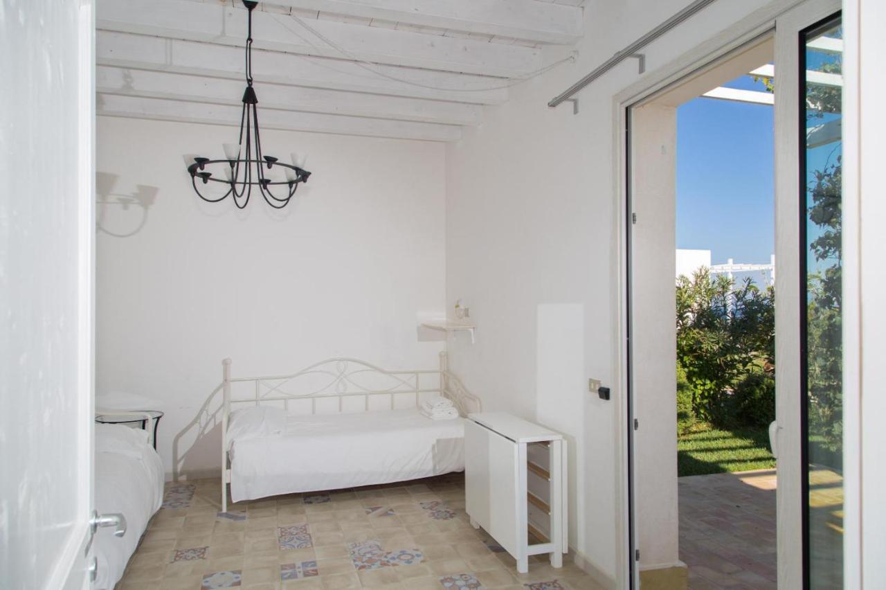 Casa Vacanza Casa Nel Sole Isola  Екстериор снимка