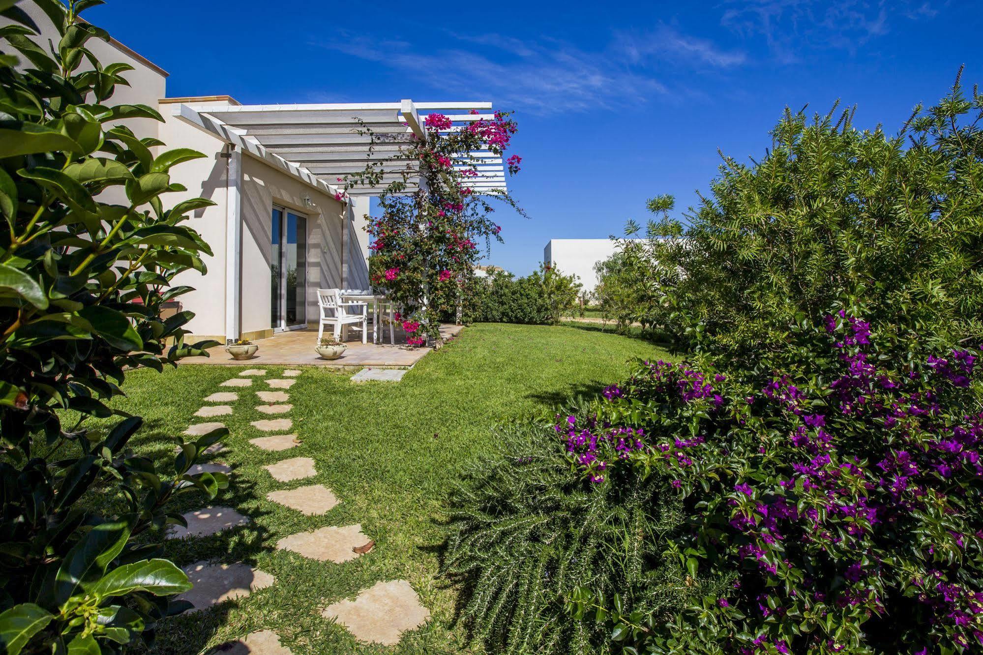 Casa Vacanza Casa Nel Sole Isola  Екстериор снимка