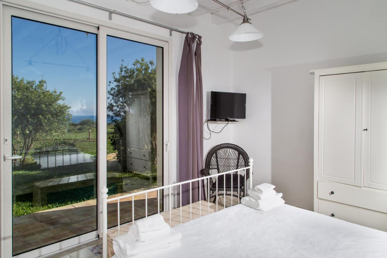 Casa Vacanza Casa Nel Sole Isola  Екстериор снимка